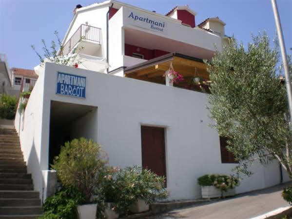 Apartment Barcot *