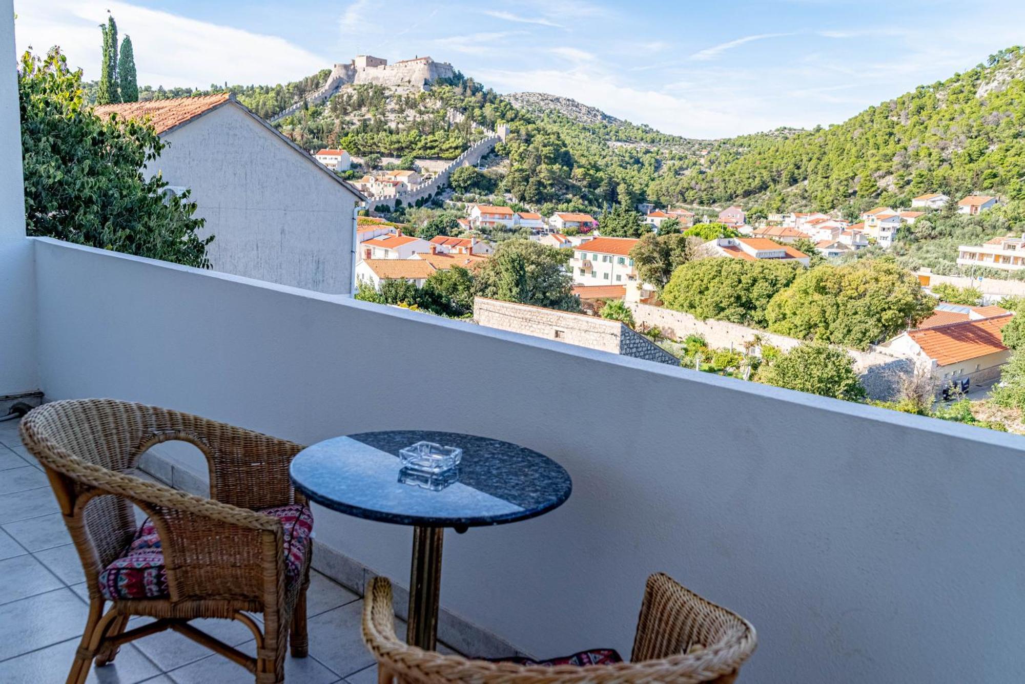 Barcot * Hvar Town